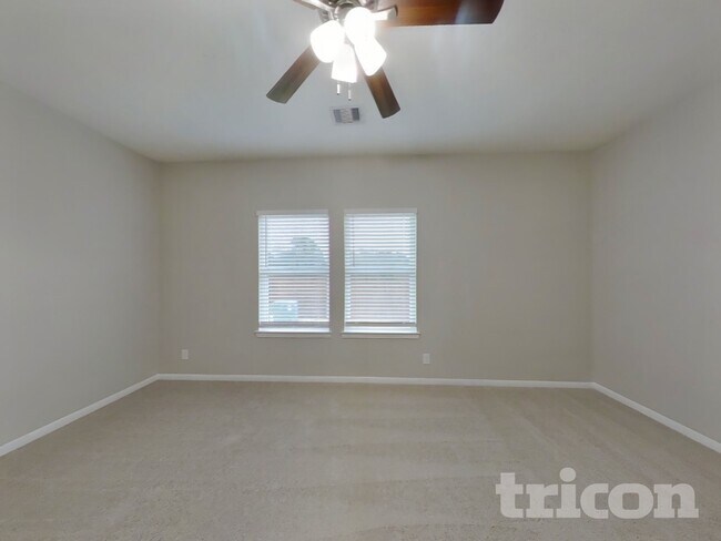 Building Photo - 210 Pequin Rd