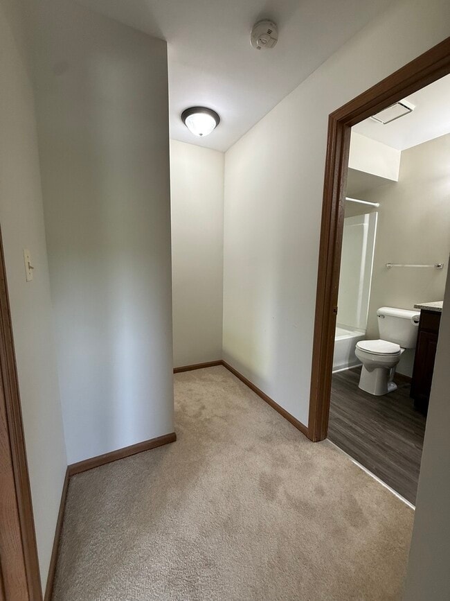 Building Photo - 153 Spuhler Dr