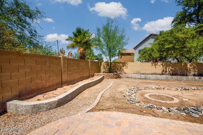 Building Photo - 44640 Yucca Ln