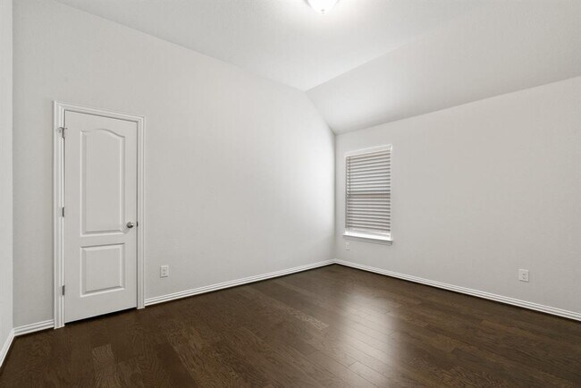 Building Photo - 223 Oleander Loop