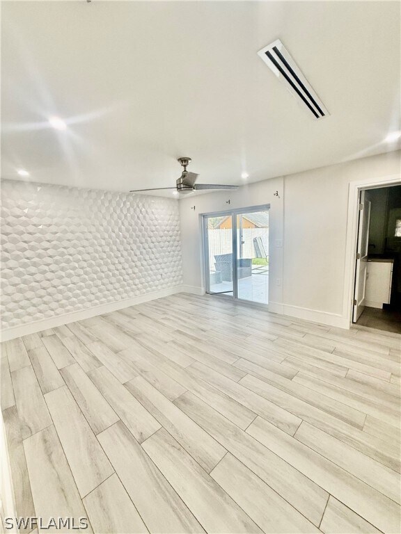 Building Photo - 733 Pine Cone Ln