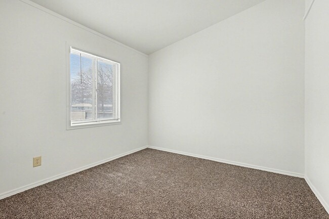 Building Photo - 2423 Sonora St