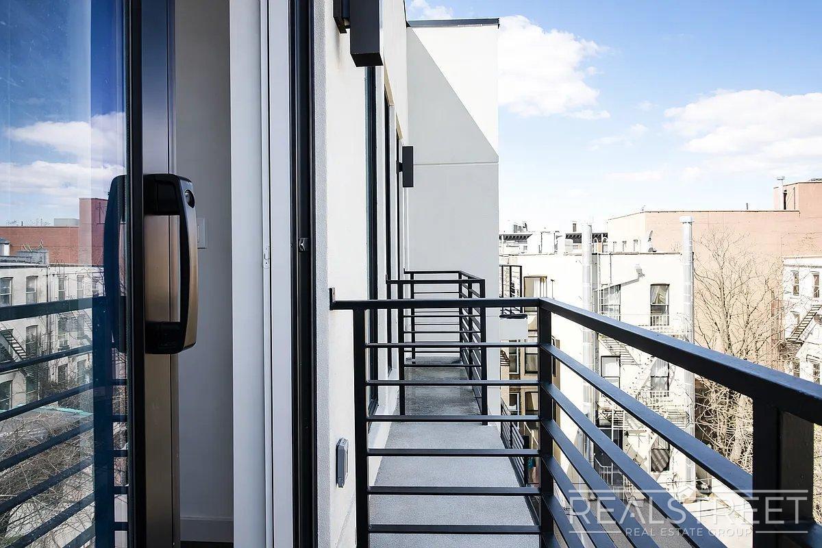 Building Photo - Winthrop St