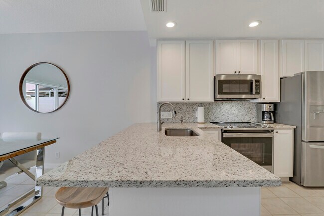 Building Photo - 73 Laurel Oaks Cir
