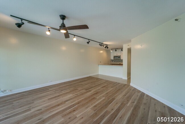 Building Photo - Luxury 1-Bedroom Condo with Stunning Mountain Views