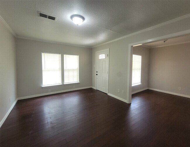 Building Photo - 1225 Blalock Ave