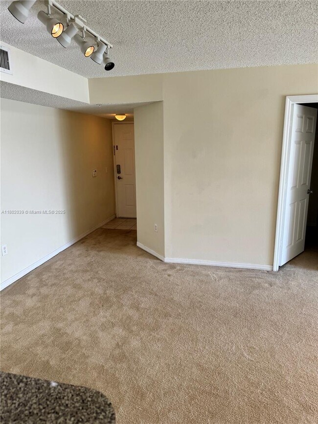 Building Photo - 5055 Wiles Rd