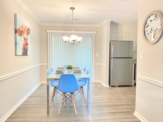 Building Photo - 1342 Country Downs Dr