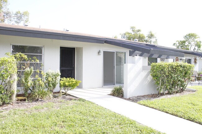 Building Photo - 5620 Queen Palm Ct