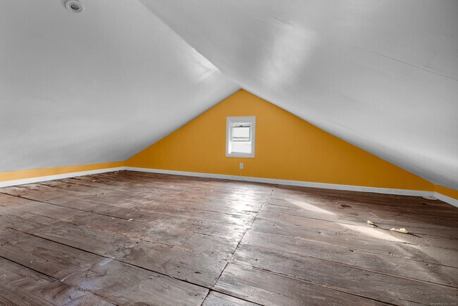 Building Photo - 223 Lawlor St