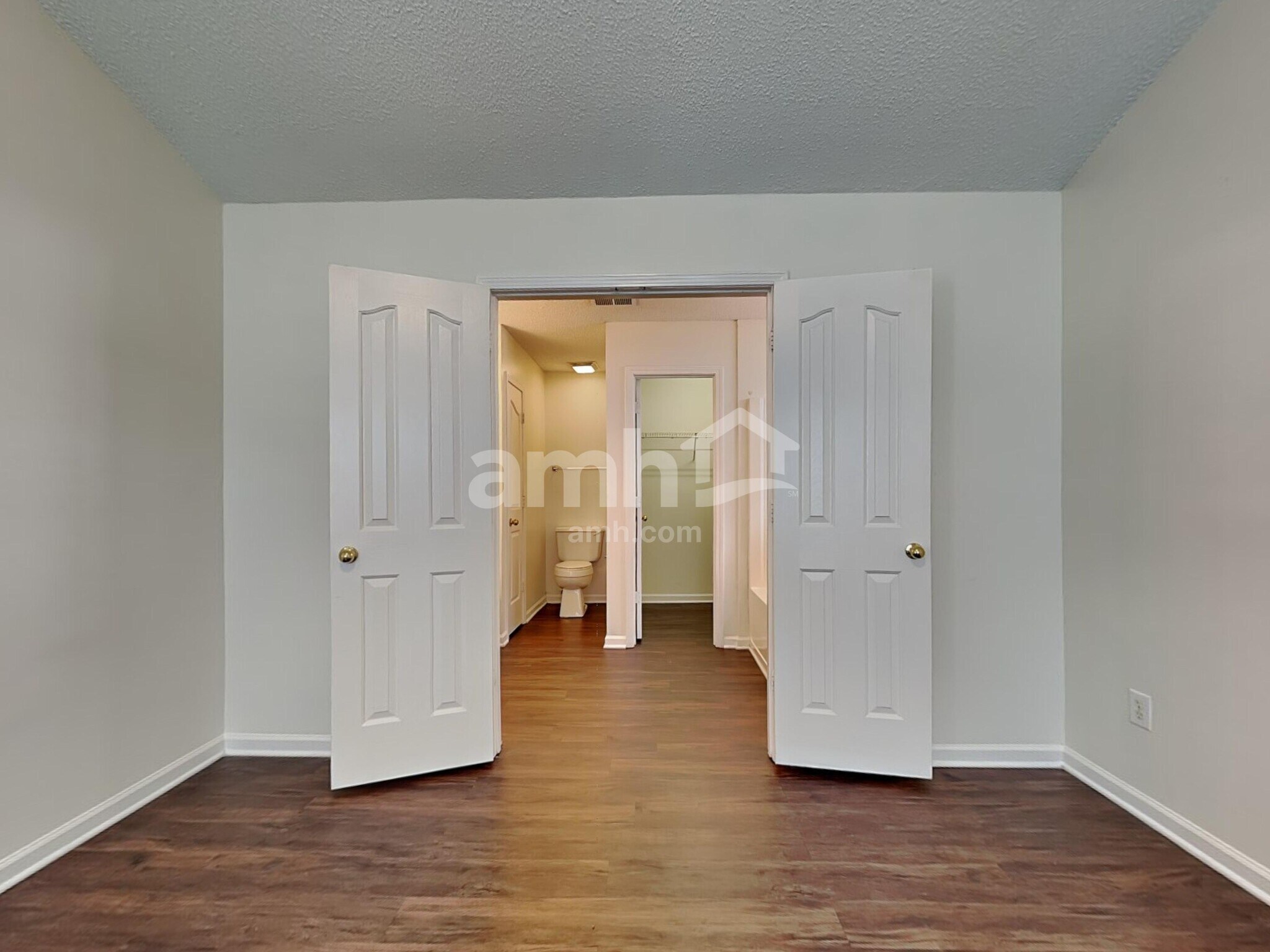 Building Photo - 3923 Cedar Hill Dr