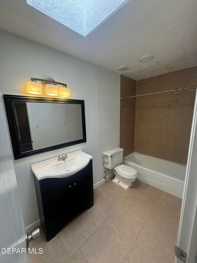 Building Photo - 3233 Isla Morada Dr