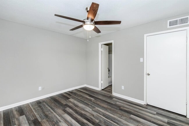 Building Photo - 18001 Cypress Trace Rd