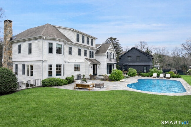 Building Photo - 4 Winker Ln