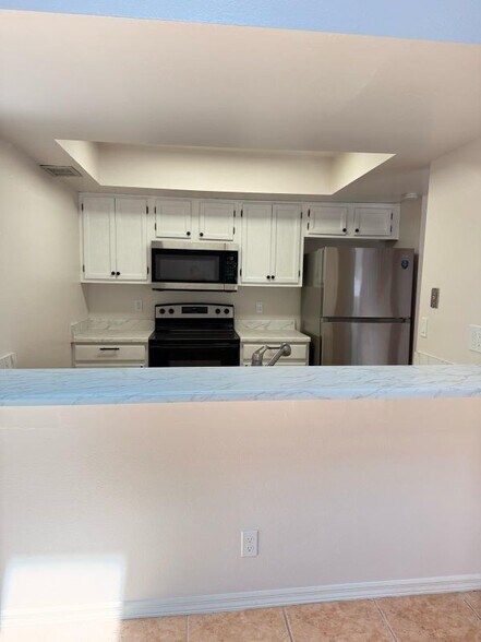 Building Photo - 387 Knox McRae Dr