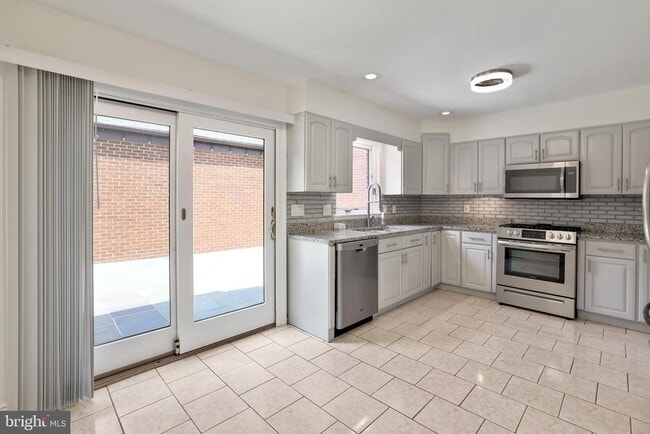 Building Photo - 11311 Harborside Cluster