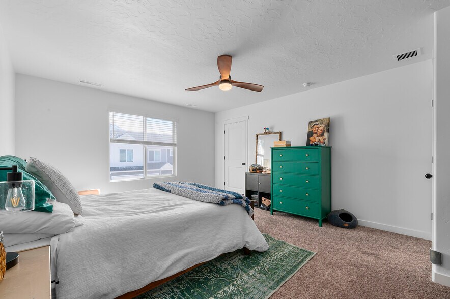 main bedroom - 678 W 1870 S