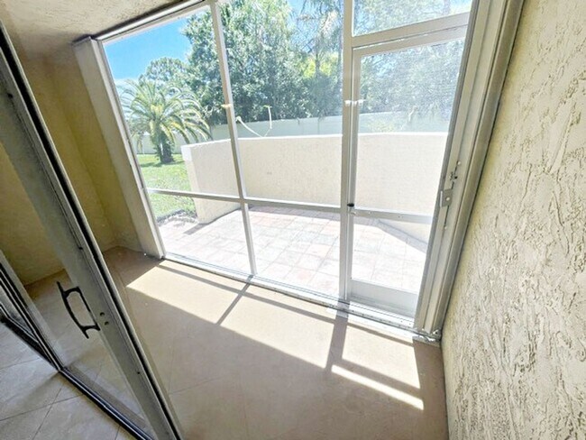 Building Photo - MIDPORT II CONDO