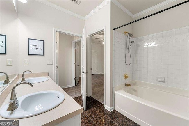 Building Photo - 2400 Cumberland Pkwy SE