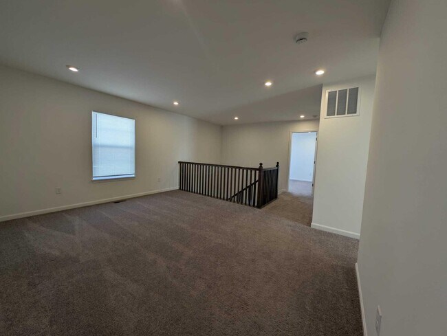 Building Photo - 8210 Daylily Dr