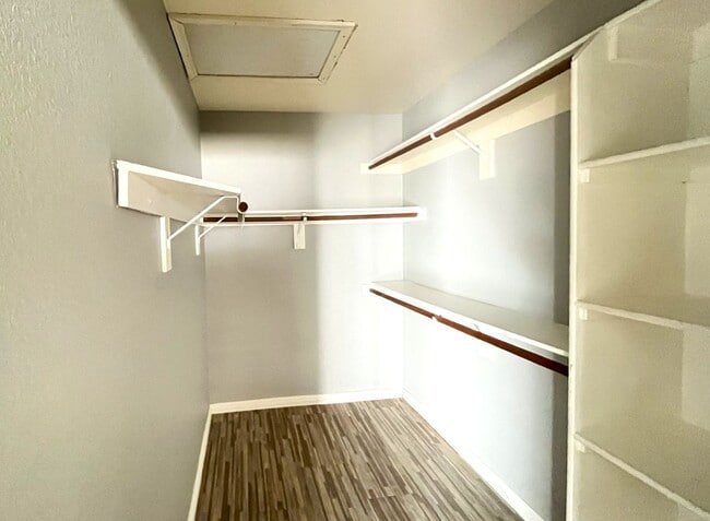 Building Photo - 3-Bedroom, 2-Bath House - Las Vegas, NV