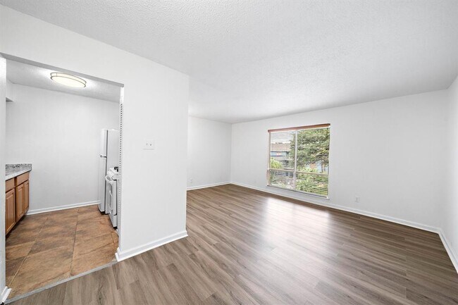 Building Photo - 8100 Seawall Blvd