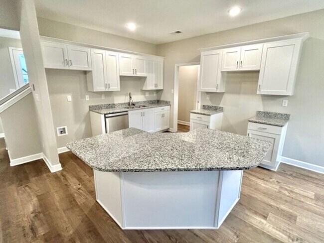 Building Photo - Now Leasing a 4-bedroom 2.5 bath home in Millington