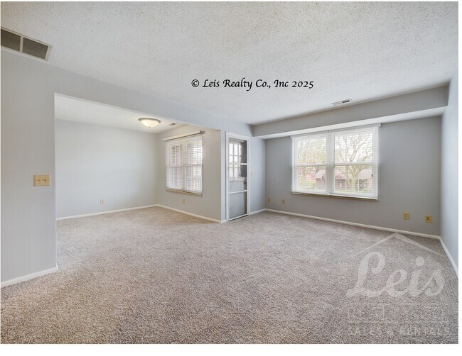 Building Photo - 1355 Mar Del Dr