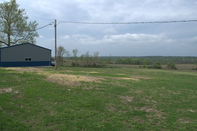 Building Photo - Nice 3 Bedroom Farm House In Fayette!