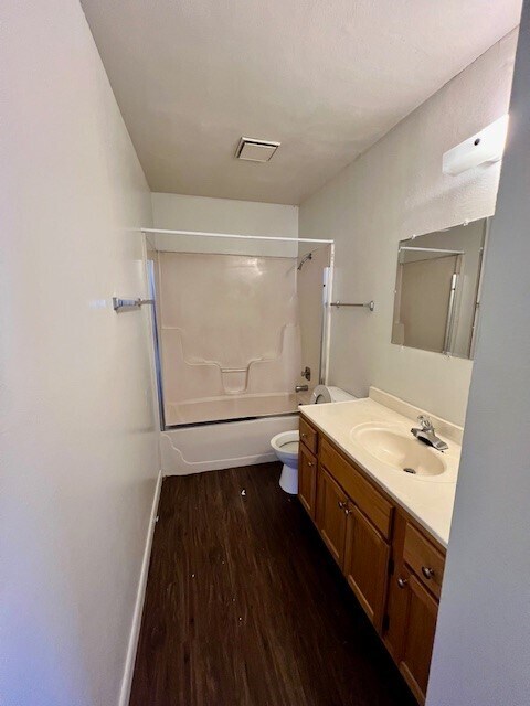 Building Photo - 920 N Leverett Ave