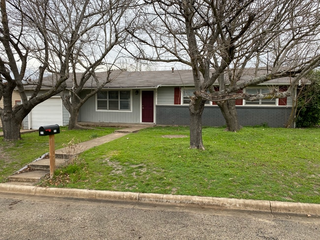 Building Photo - 211 N Avenue T