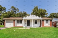 Building Photo - 1858 Aspenhill Dr