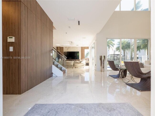 Building Photo - 7451 NW 103rd Ct