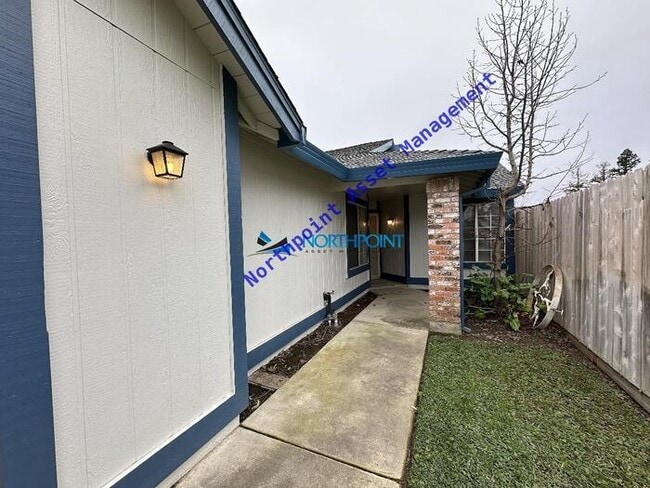 Building Photo - Remodeled 3BD/2BA Gem in Vintage Park