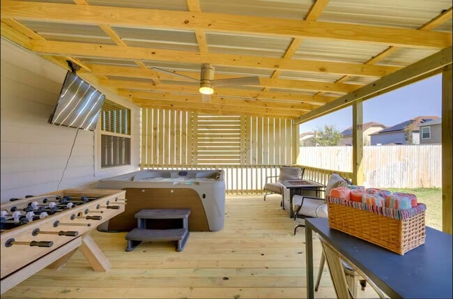 Building Photo - First Time Rental! 4 Bedroom 2 1/2 Bath ~M...