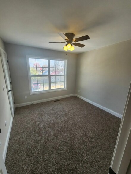 Building Photo - 107 Townview Dr