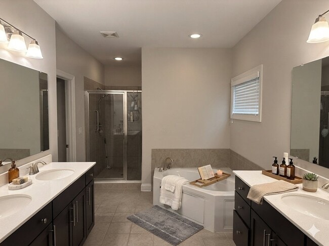 Building Photo - 5510 Vendelay Ln
