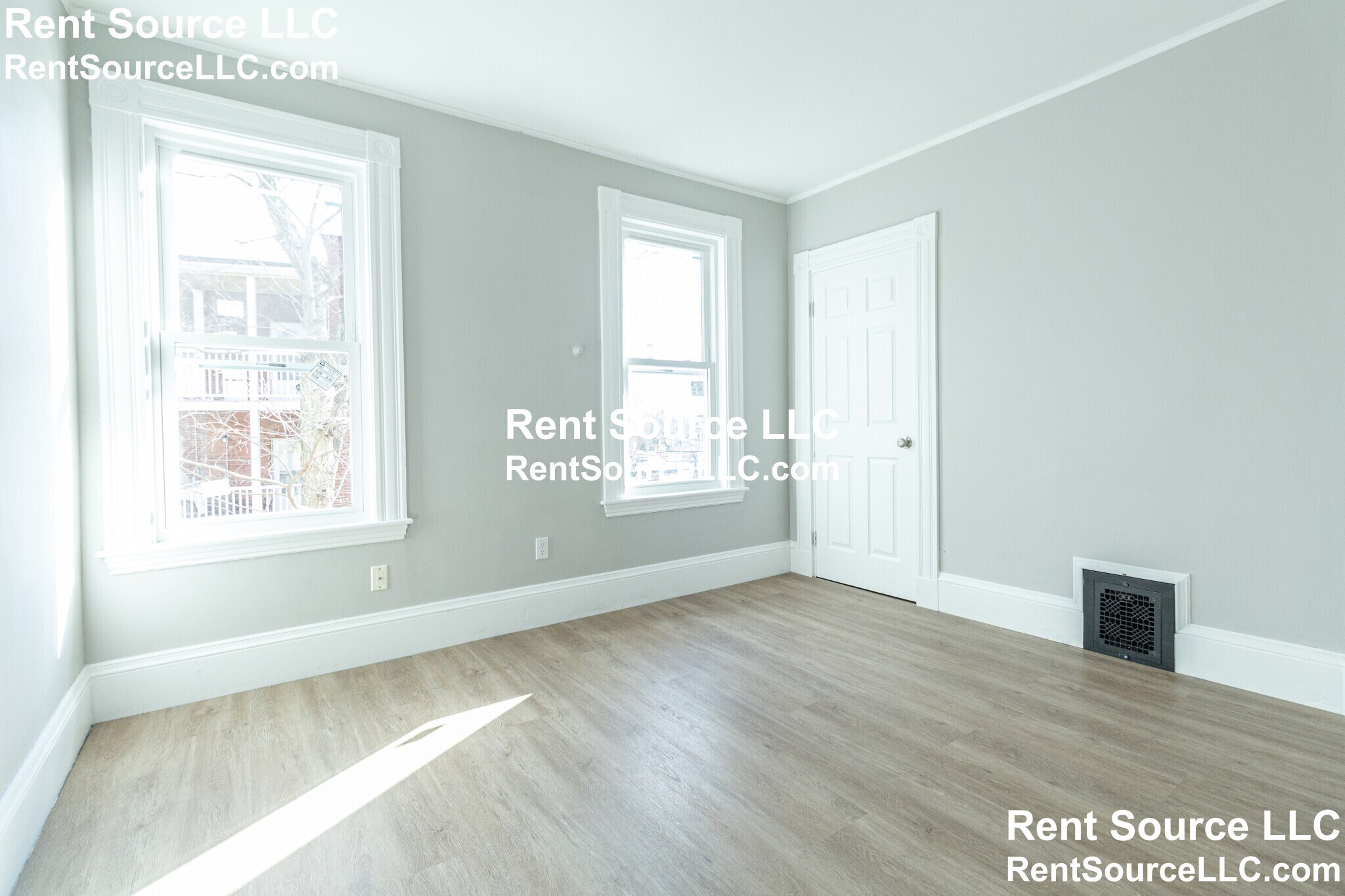 Building Photo - 97 Elm St