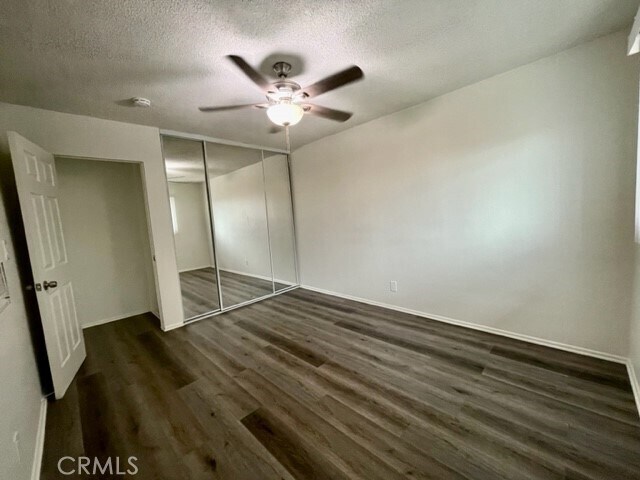 Building Photo - 685 E Vista Chino