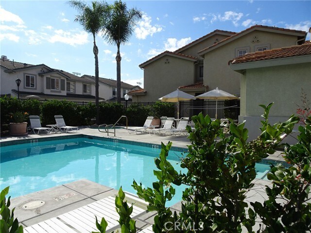 Building Photo - 406 N Kenwood