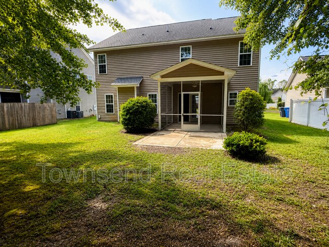 Building Photo - 2817 Blockade Runner Dr