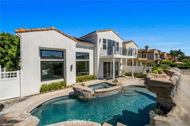 Building Photo - 55 Via Sonrisa