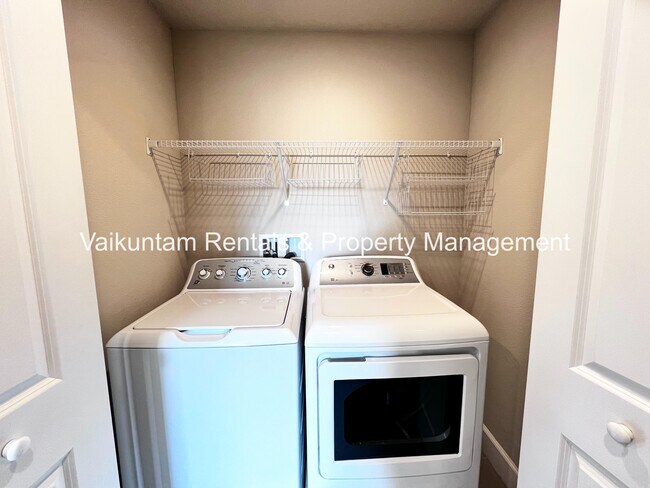 Building Photo - 1421 Captiva Cv