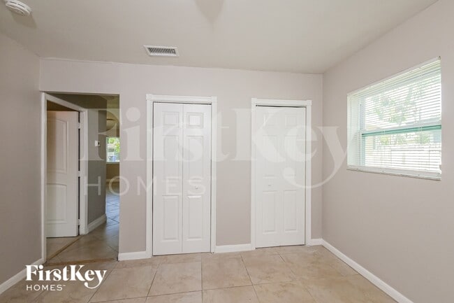 Building Photo - 1128 NW 7th Terrace