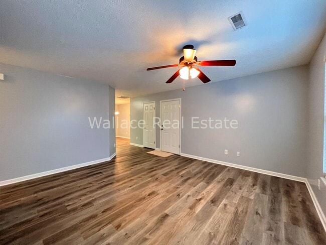 Building Photo - FOUNTAIN CITY:  2 BEDROOM, 2 BATHROOM CONDO IN MAPLE CHASE