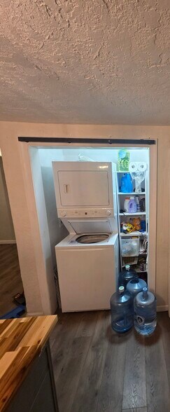 Building Photo - 215 Wellons St