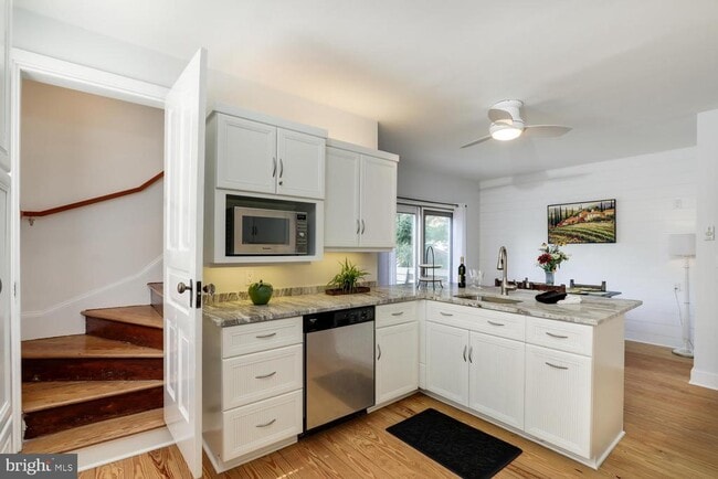 Building Photo - 30 Vandeventer Ave