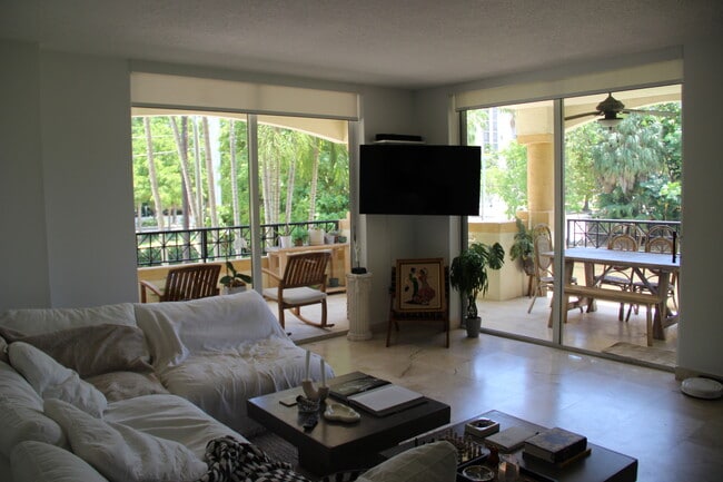 Primary Photo - 1834 Brickell Ave