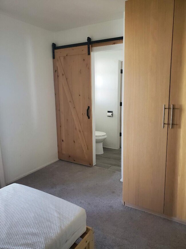 Building Photo - 1520 W Encanto Blvd