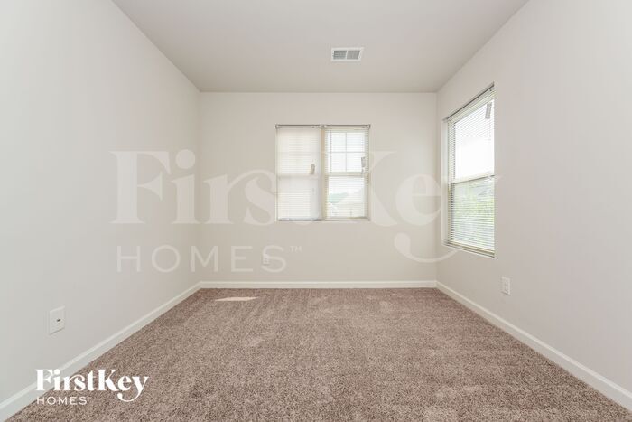 Building Photo - 152 Daisy Cir